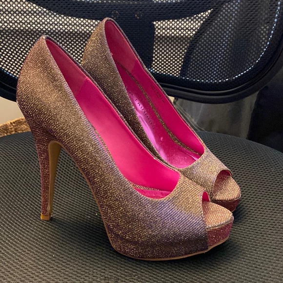 Chinese Laundry Heels - Picture 1 of 4